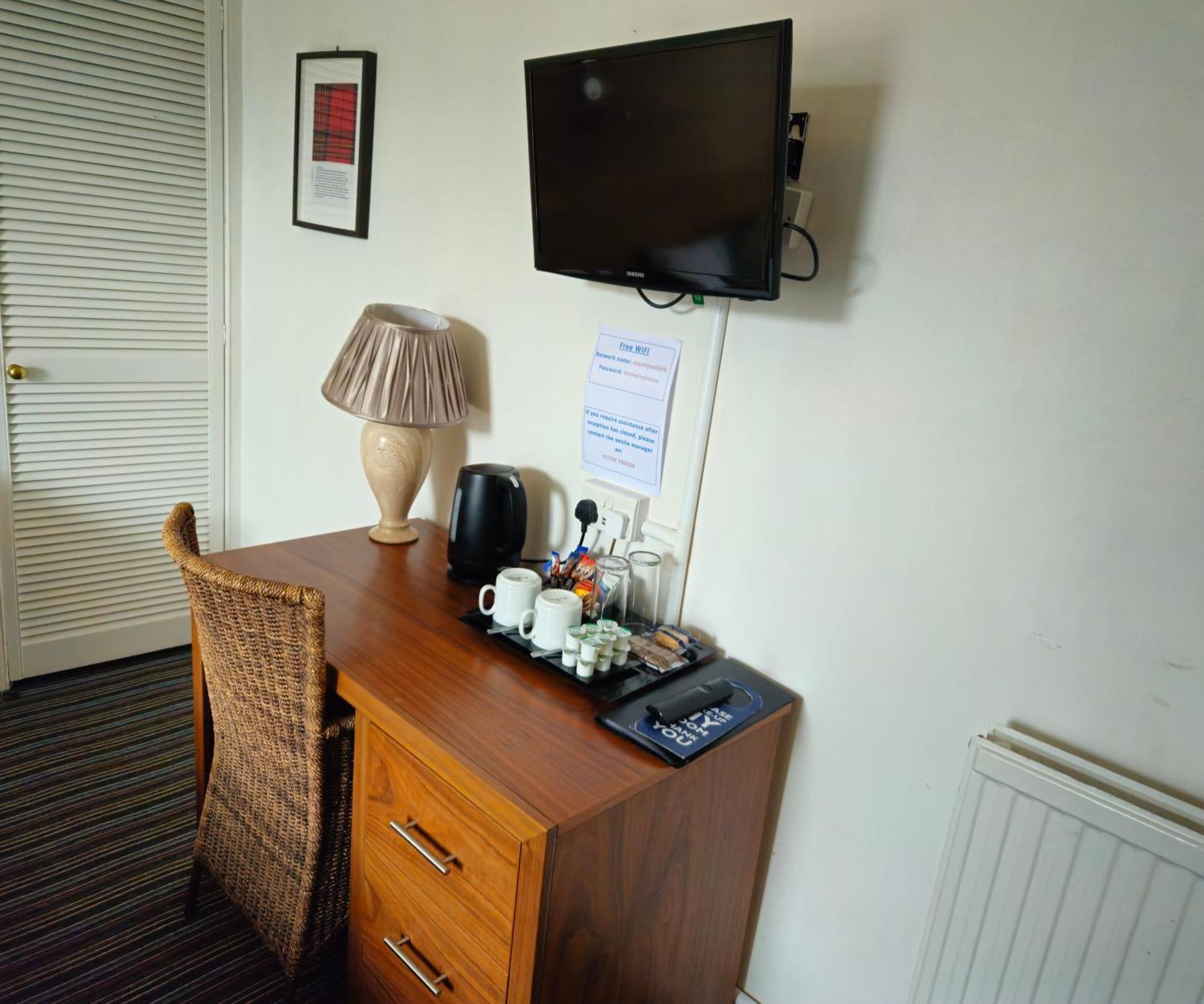 The County Hotel - Self Check-In, Ultra Fast Wi-Fi, Free Parking, Central Location Selkirk Exterior foto