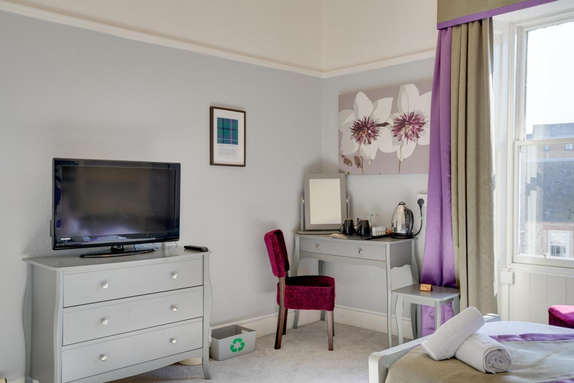 The County Hotel - Self Check-In, Ultra Fast Wi-Fi, Free Parking, Central Location Selkirk Exterior foto