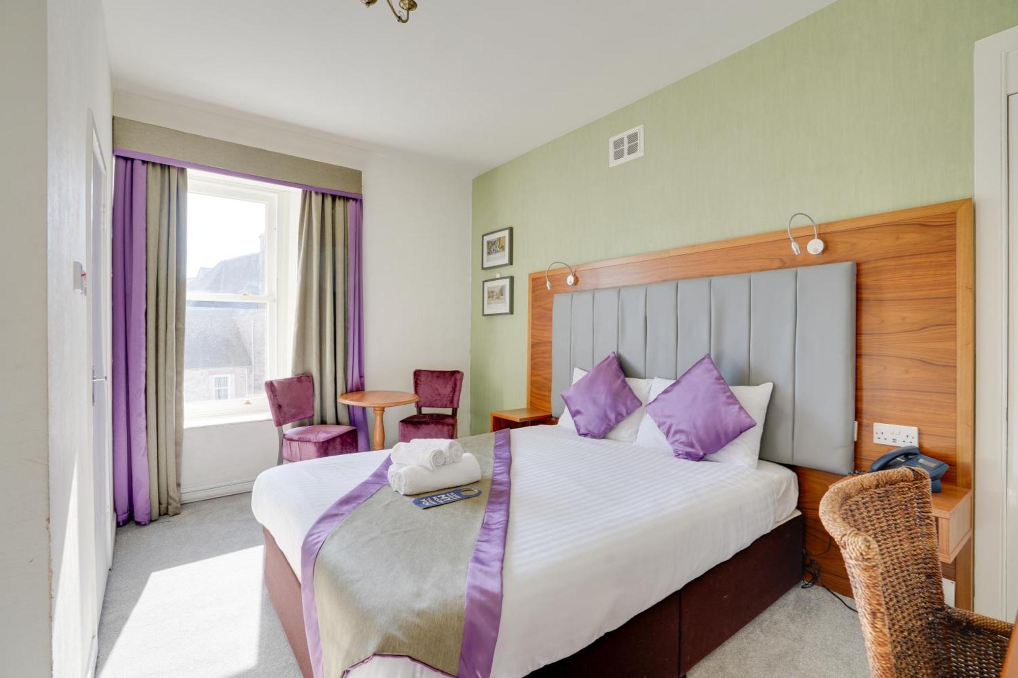 The County Hotel - Self Check-In, Ultra Fast Wi-Fi, Free Parking, Central Location Selkirk Exterior foto