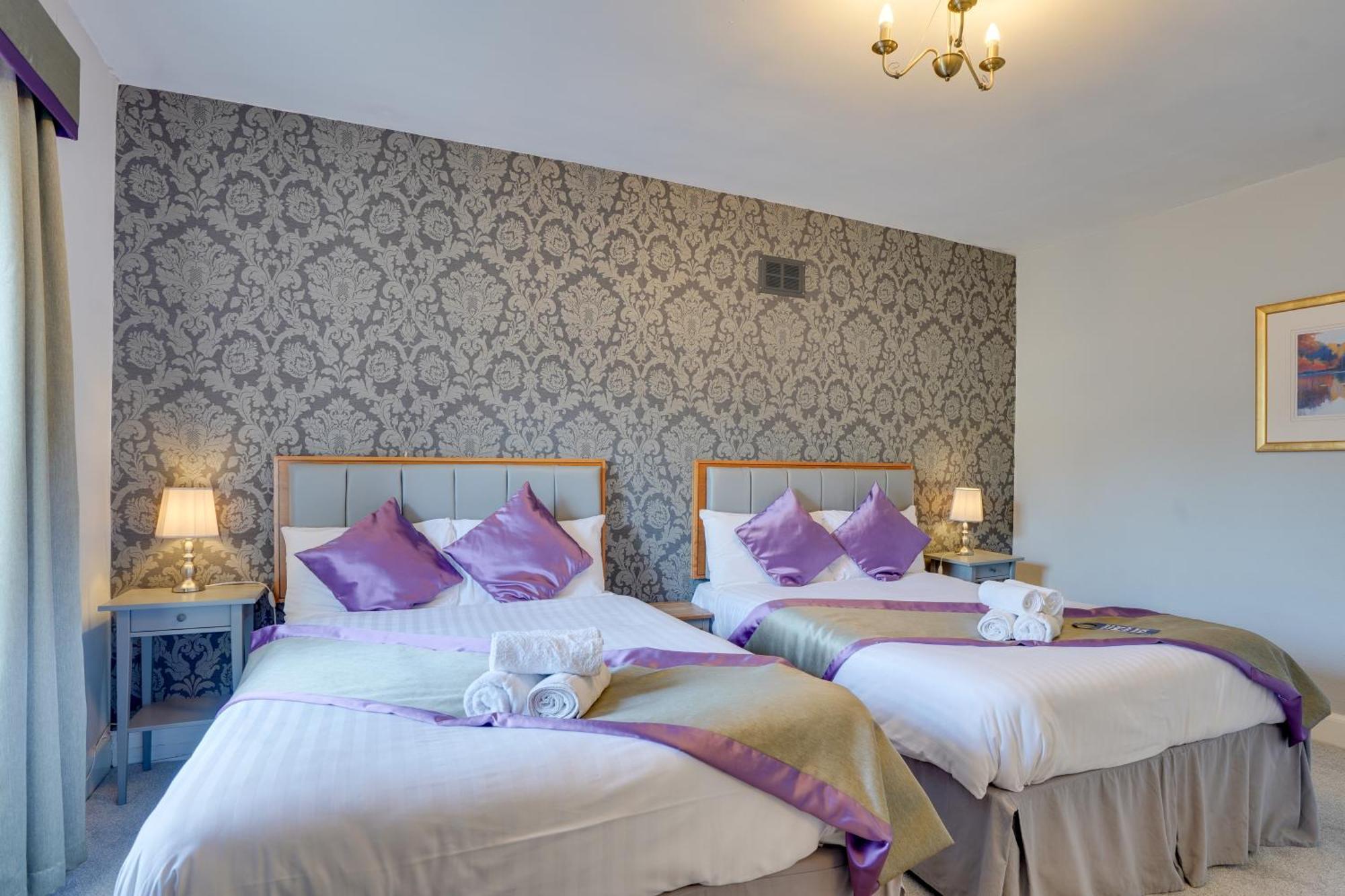 The County Hotel - Self Check-In, Ultra Fast Wi-Fi, Free Parking, Central Location Selkirk Exterior foto