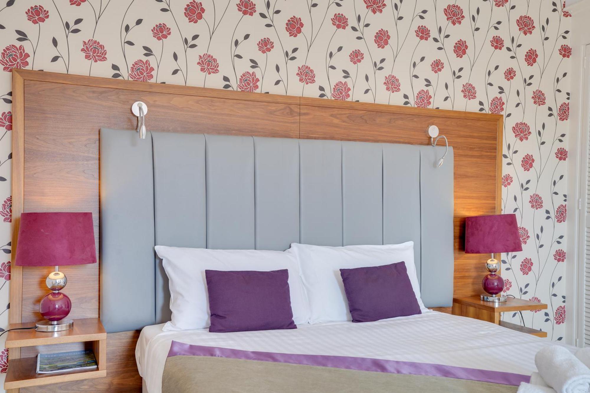 The County Hotel - Self Check-In, Ultra Fast Wi-Fi, Free Parking, Central Location Selkirk Exterior foto
